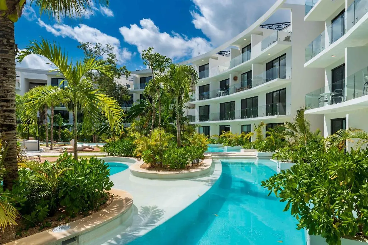Cozy Apartments At Central Park Lagunas contacts